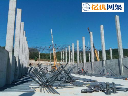 个旧料棚网架设计