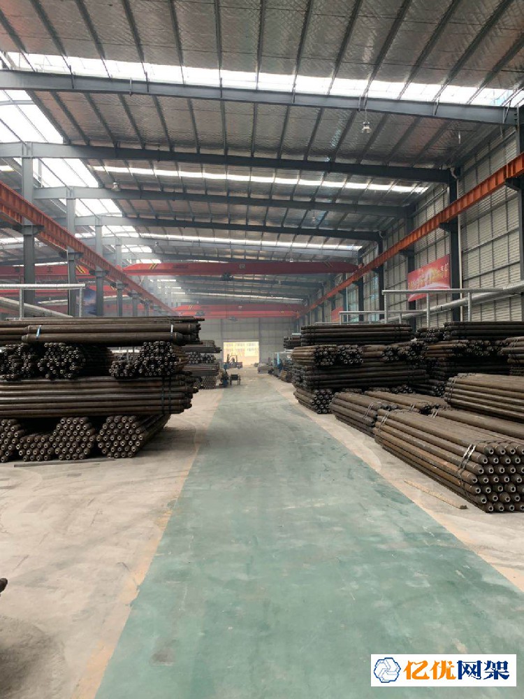 个旧网架配件加工车间